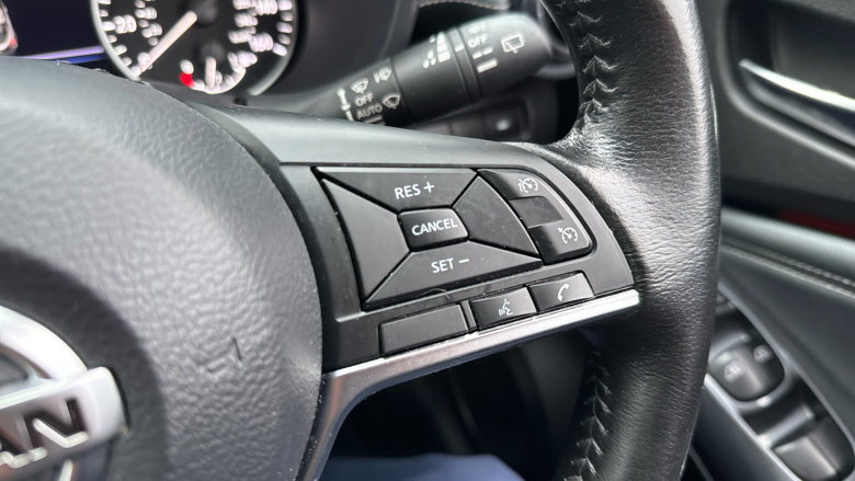 Nissan Juke 1.0 DiG-T N-Connecta 5dr Petrol Hatchback